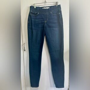 Levi’s Stretch, Pull On Jeans ~ Size 8 L